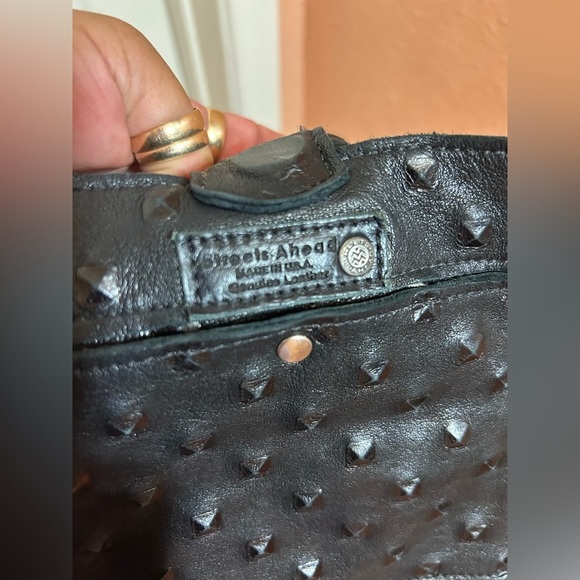 Streets ahead Genuine leather shoulder bag retails $250 - Picture 7 of 11